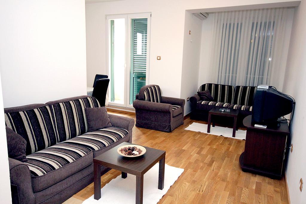 Apartments Draskovic Mirista Petrovac Buitenkant foto